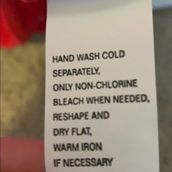 Red sweater size large - Picture 4 of 4